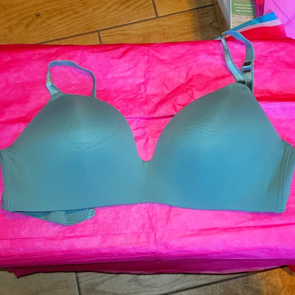 Brand New Auden Wireless Bra Size 36dd
